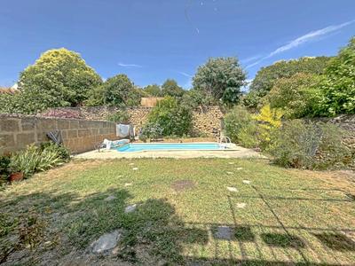 Maison - 250 m² - 8 pièces