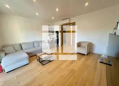 Appartement - 82 m² - 3 pièces