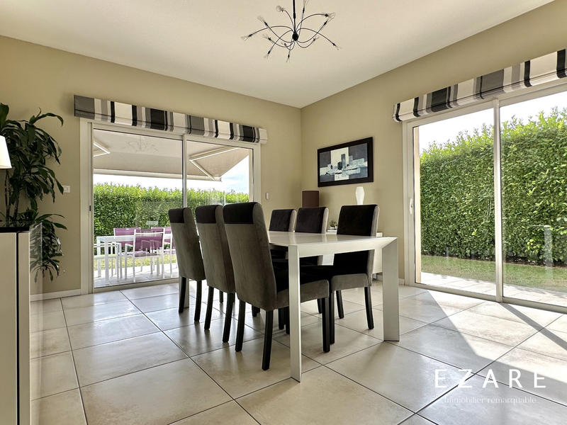 Maison - 180 m² - 8 pièces