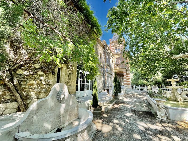 Château - 2 000 m² - 20 pièces