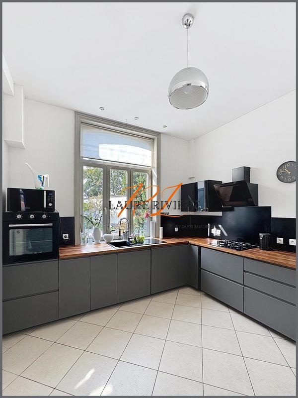 Maison de maîtres - 200 m² - 7 pièces