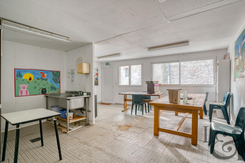 Maison - 210 m² - 8 pièces