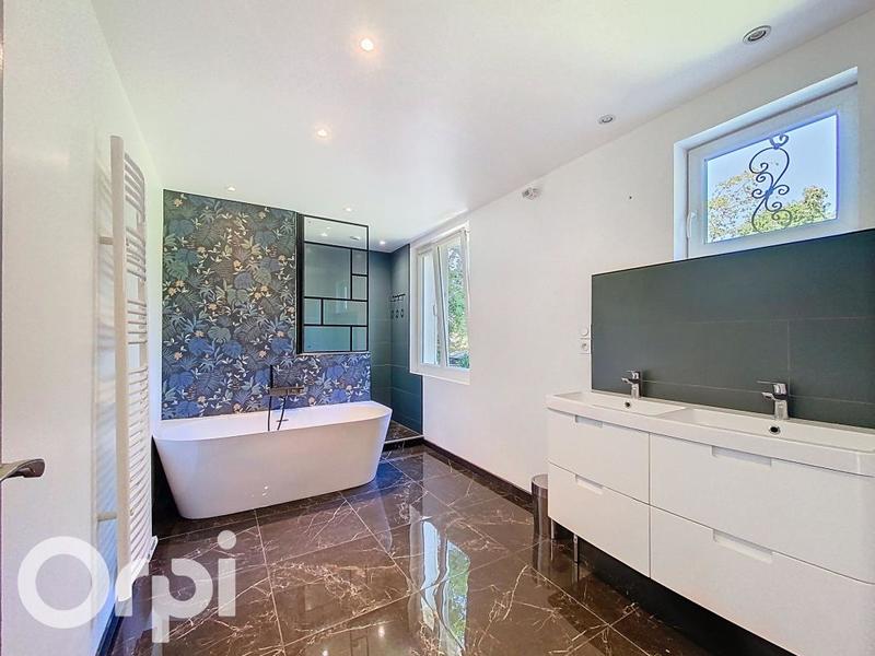 Maison - 123 m² - 5 pièces