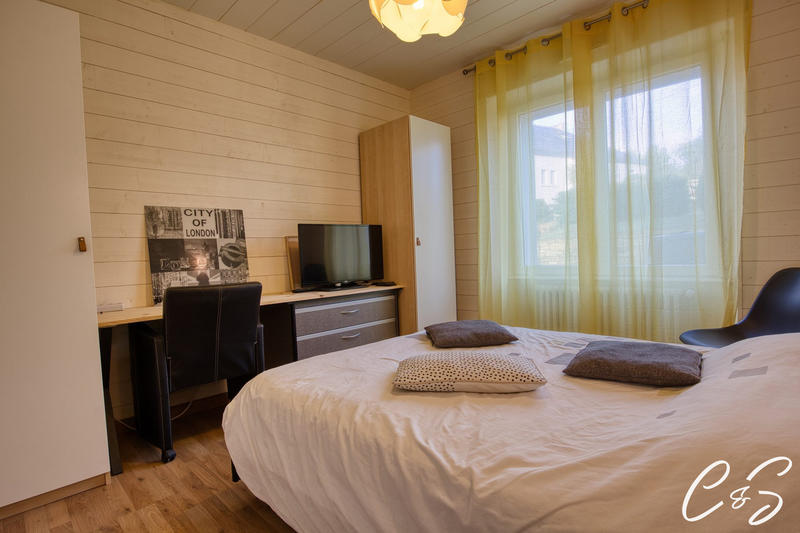 Maison - 181 m² - 6 pièces