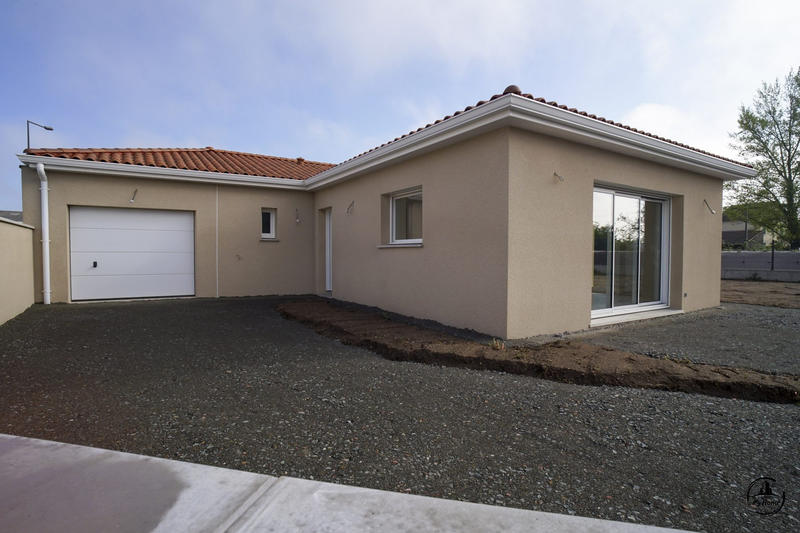 Maison - 90 m² - 5 pièces