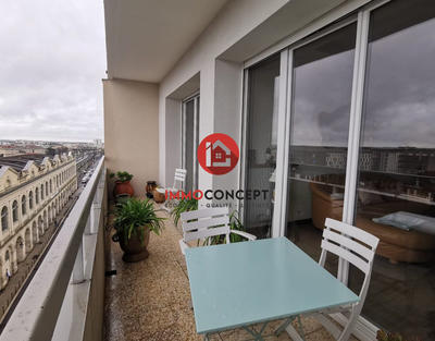 Appartement - 80 m² - 4 pièces