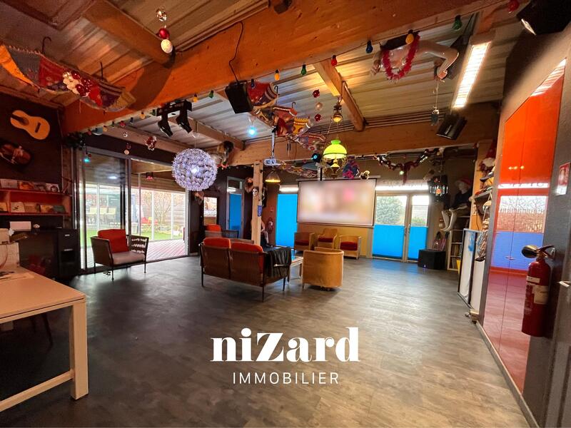 Local commercial - 820 m²