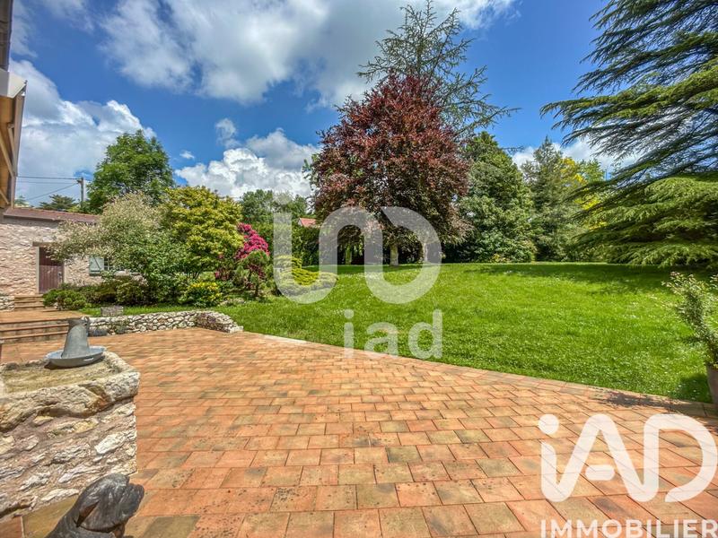 Maison - 215 m² - 9 pièces