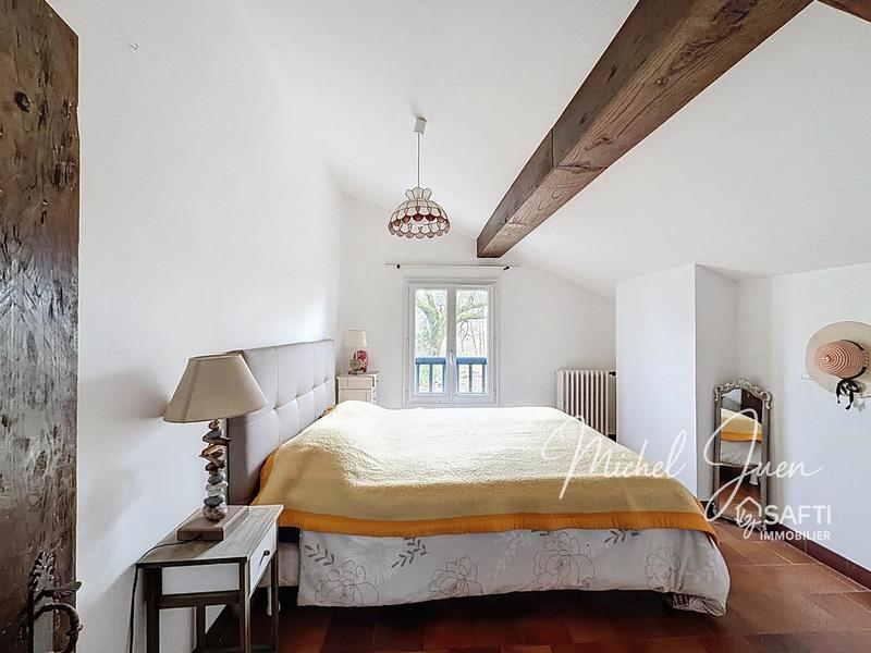 Maison - 253 m² - 5 pièces