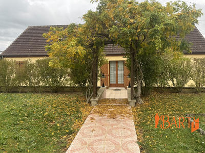 Maison traditionnelle - 98 m² - 5 pièces