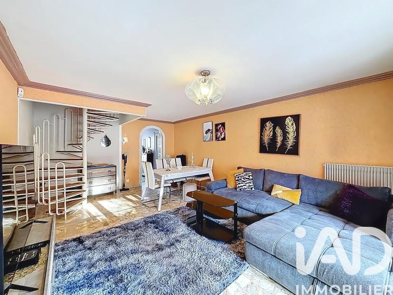 Maison - 93 m² - 5 pièces