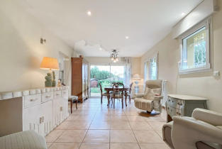 Maison - 210 m² - 10 pièces