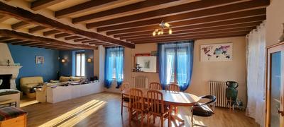 Maison - 230 m² - 7 pièces