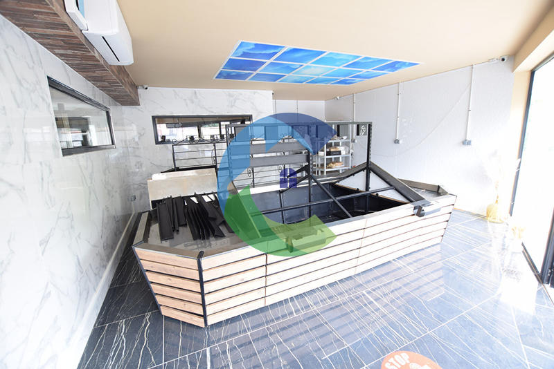 Local commercial - 92 m² - 2 pièces