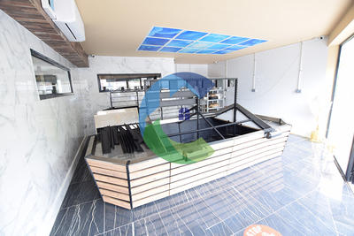 Local commercial - 92 m² - 2 pièces