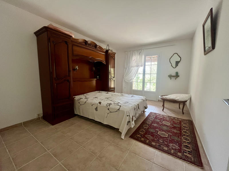 Villa - 221 m² - 6 pièces