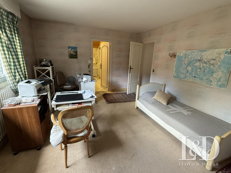 Maison - 236 m² - 7 pièces