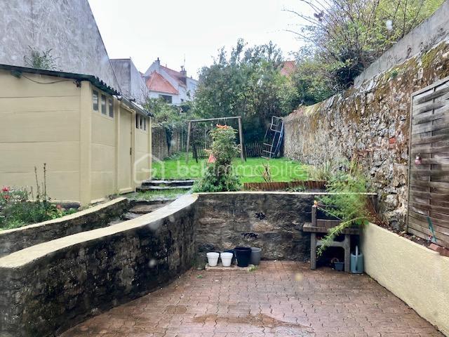 Appartement - 99 m² - 4 pièces