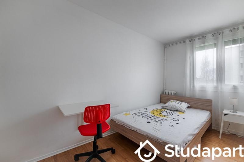 Chambre - 11 m² - 1 pièce