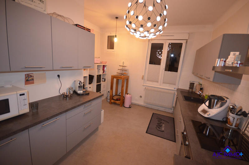 Appartement - 160 m² - 8 pièces