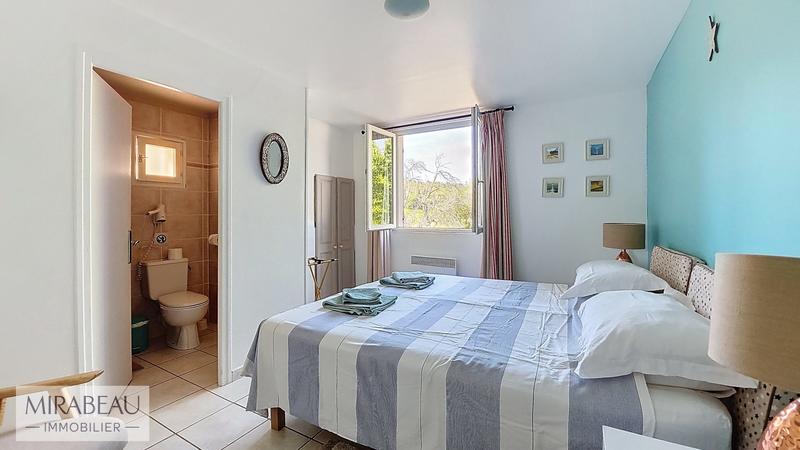 Villa - 180 m² - 8 pièces