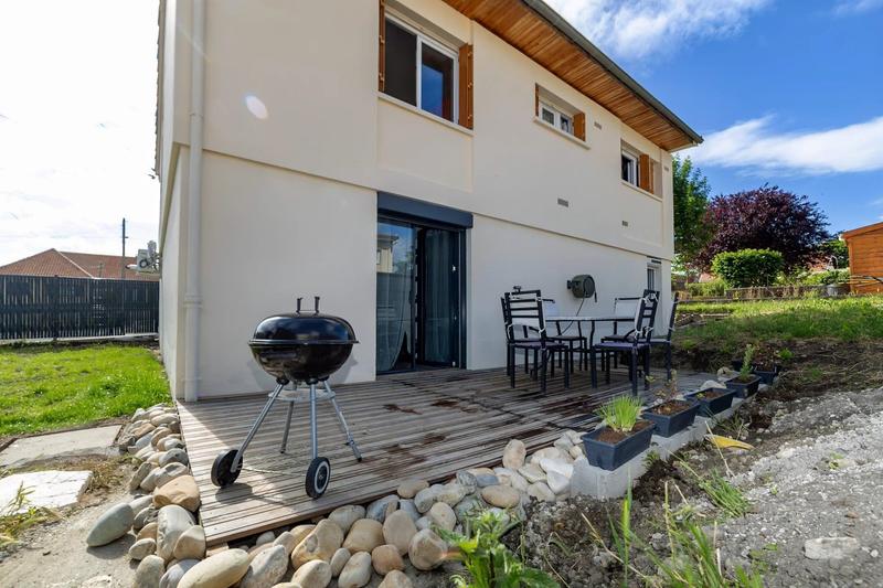 Maison - 143 m² - 8 pièces