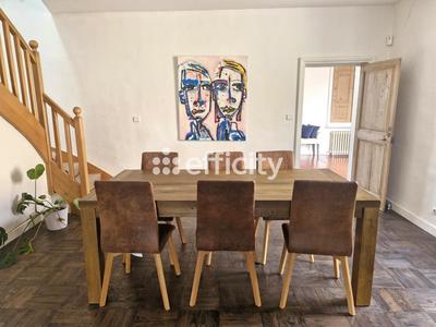 Maison - 374 m² - 9 pièces