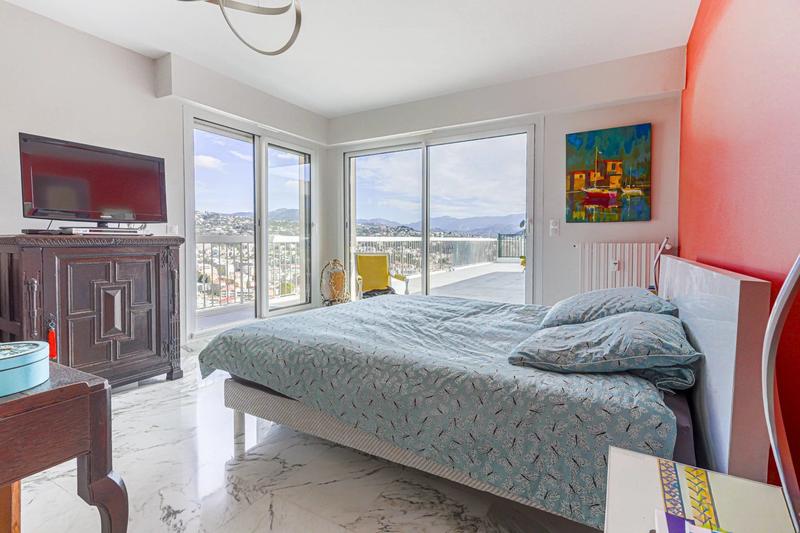 Appartement - 160 m² - 6 pièces