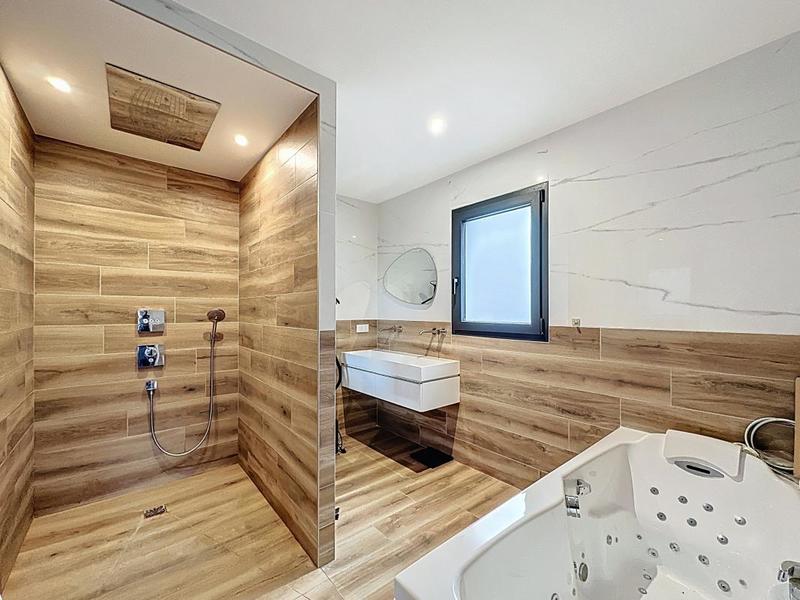 Pavillon - 135 m² - 6 pièces