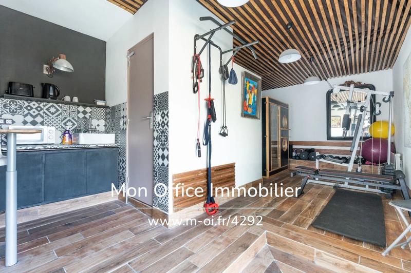 Villa - 216 m² - 6 pièces