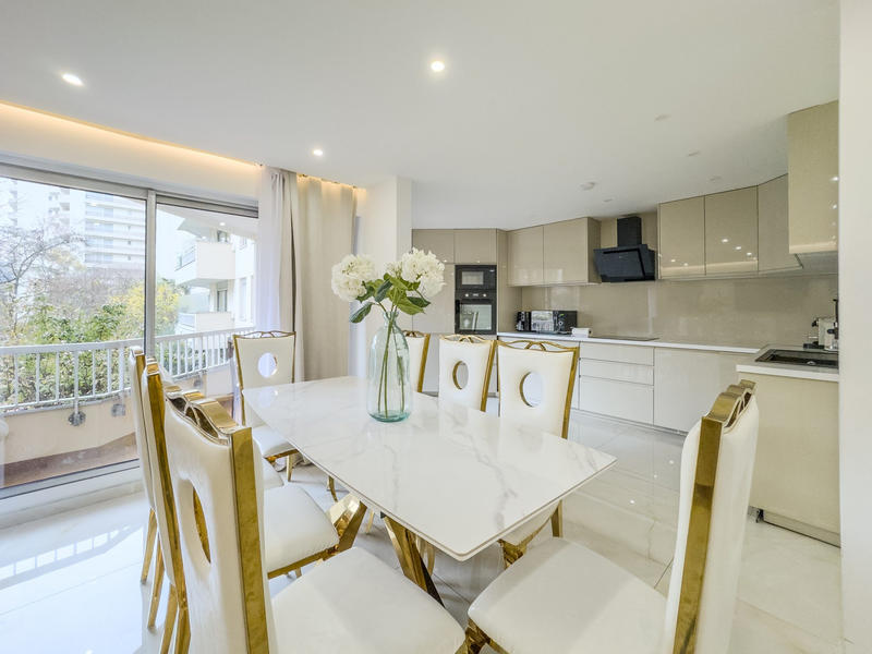 Appartement - 104 m² - 5 pièces