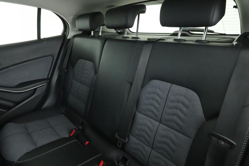 Mercedes Gla 180 Inspiration 7g-Dct 122 ch