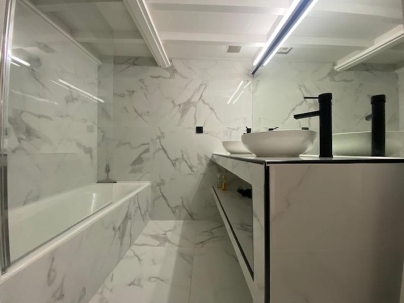 Appartement ancien - 104 m² - 4 pièces