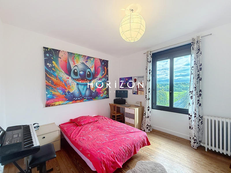 Maison - 202 m² - 7 pièces