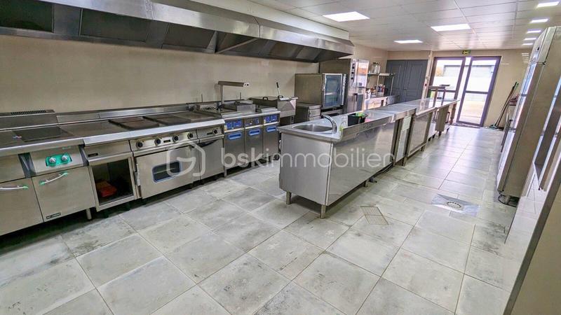 Immeuble - 1 900 m² - 30 pièces