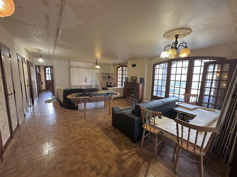 Maison - 263 m² - 7 pièces