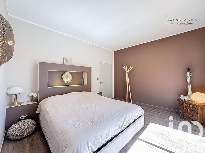 Maison - 260 m² - 6 pièces