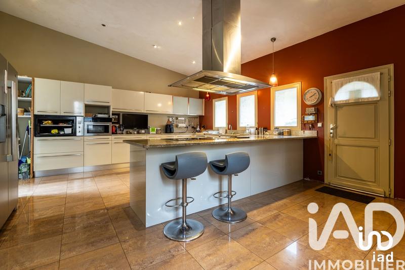 Maison - 280 m² - 13 pièces