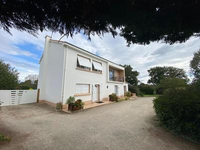 Maison - 185 m² - 8 pièces