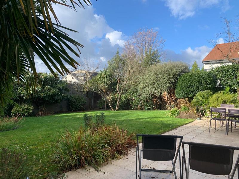 Maison - 216 m² - 6 pièces