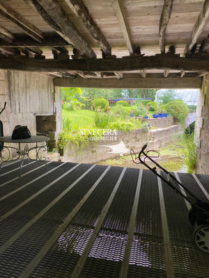 Maison - 220 m² - 8 pièces