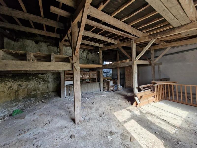 Immeuble - 180 m² - 9 pièces