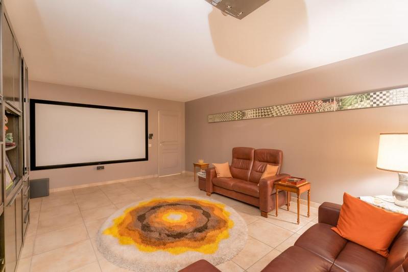 Maison - 269 m² - 7 pièces