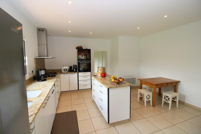 Maison - 242 m² - 7 pièces