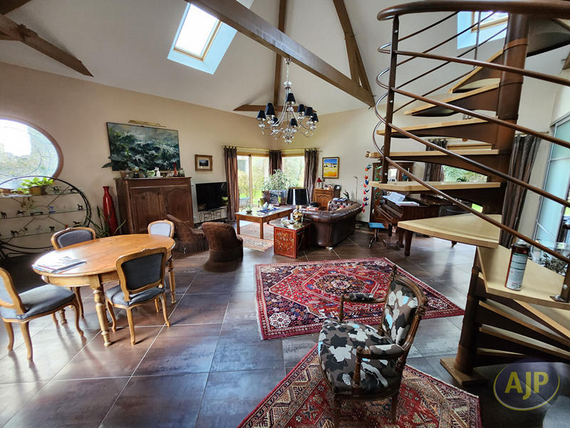 Maison - 160 m² - 4 pièces