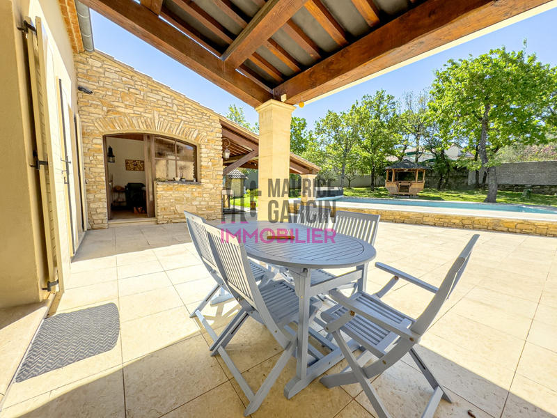 Maison - 212 m² - 6 pièces