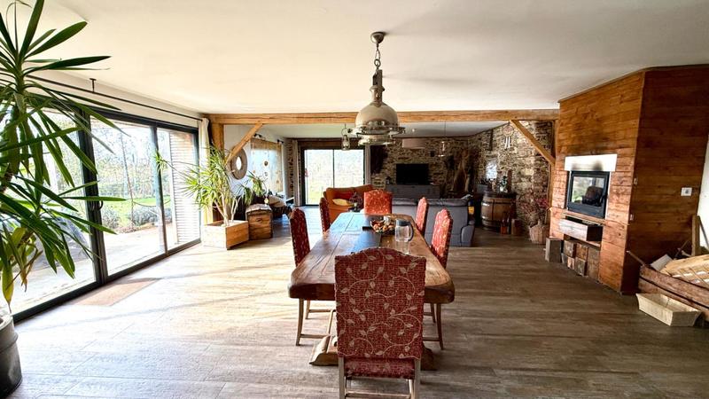 Maison - 195 m² - 6 pièces