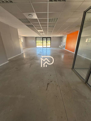 Local commercial - 462 m²