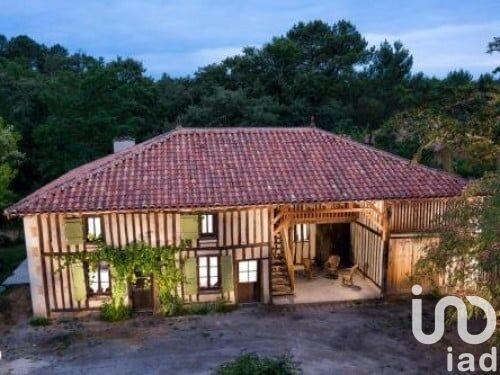 Maison - 729 m² - 23 pièces