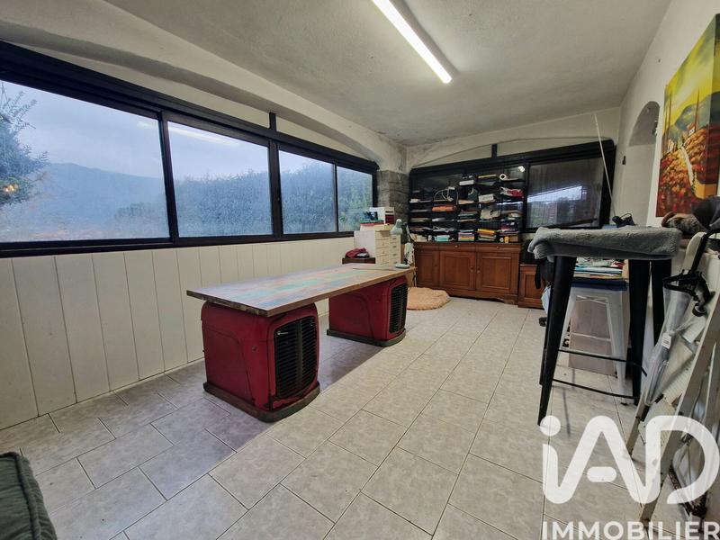 Maison - 300 m² - 9 pièces